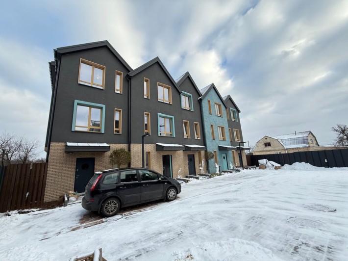 Кутовий таунхаус 114м2 з ремонтом| Петропавлівська Борщагівка - фото 1