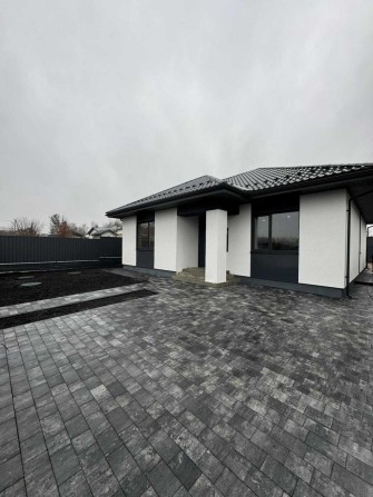 Одноповерховий цегляний будинок Білогородка 110 м2 5.5 сотки Газ - фото 1