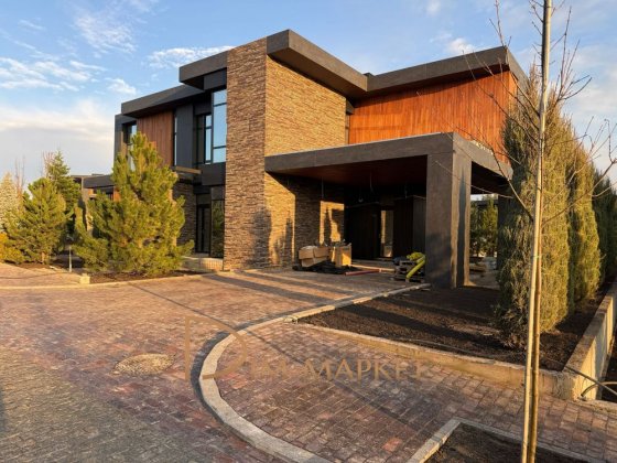 КМ 9 Елементів. Дім на березі озера. Панорамні стелі. Забудовник. Лесники