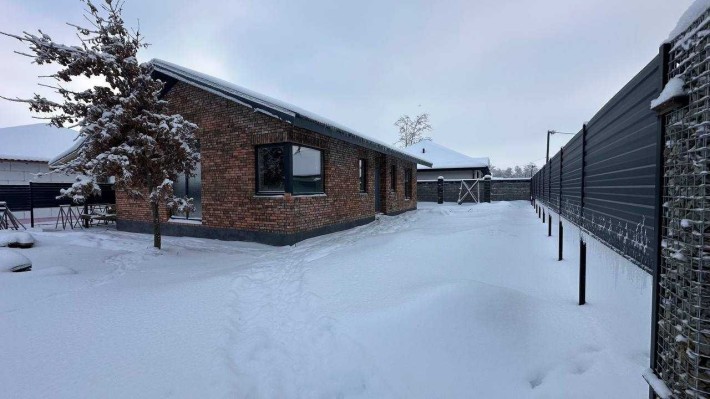 Будинок з штукатуркою, стяжкою, електрикою, сантехнікою, тепла підлога - фото 1