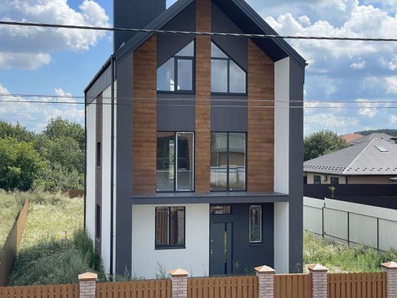 Продаж великого будинку в Білогородці Белогородка