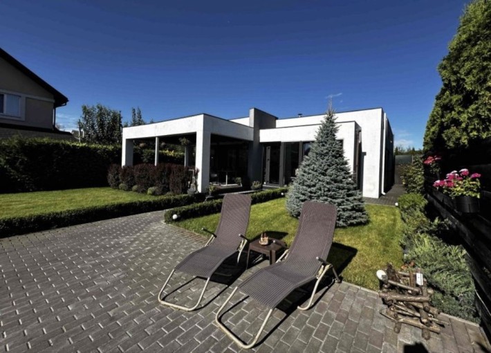 Будинок 95 кв.м на 5 сотках сел. Гореничі з гарним ремонтом і садом - фото 1