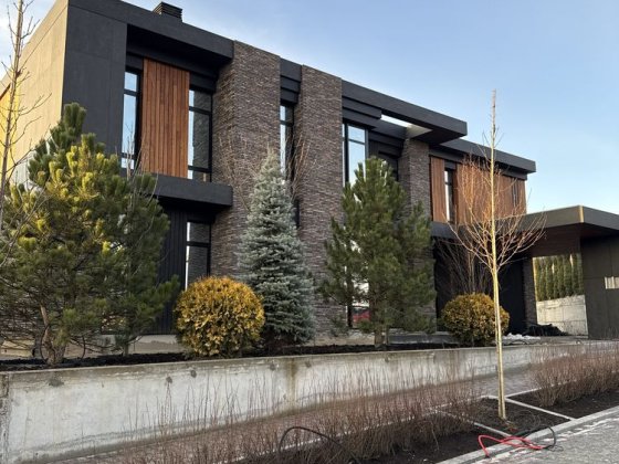 Будинок біля лісу та озера ‼️ КМ 9 елементів Лесники