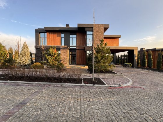 Продаж будинку в КМ 9 елементів‼️на березі озера‼️підвал Лісники