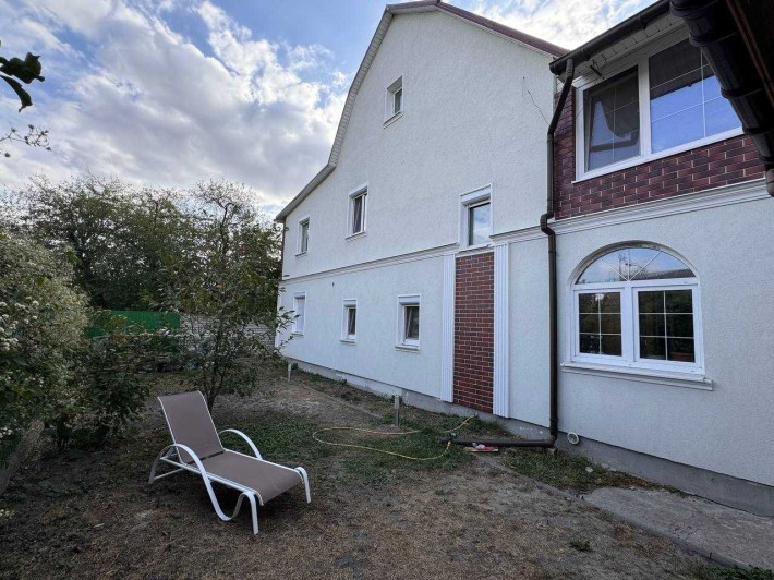 Двоповерховий будинок біля Києва, 10 км метро Житомирська - фото 1