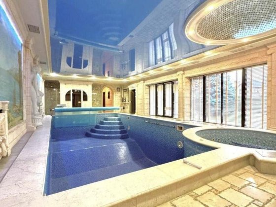 Продаж елітного будинку Стоянка