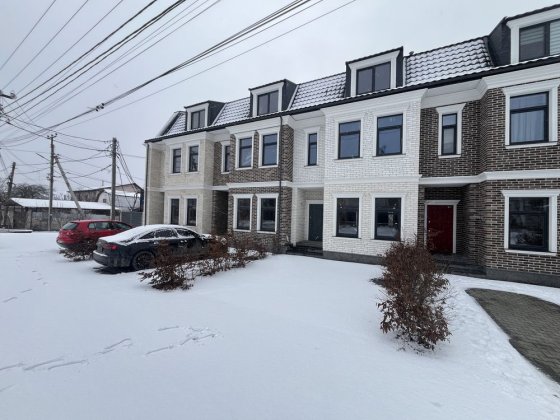 Таунхаус/ Дом  в английском стиле. Сертификат . еОселя . Стоянка