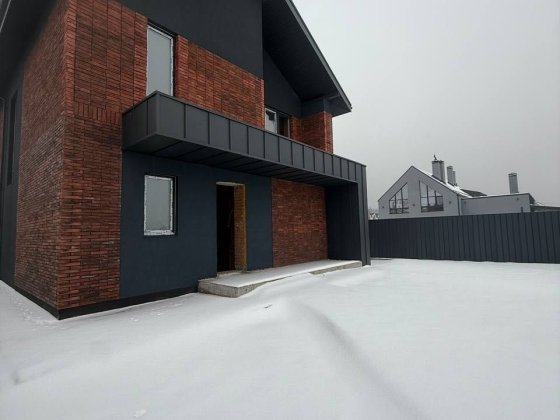 Продаж чудового будинку в затишному місці Стоянка