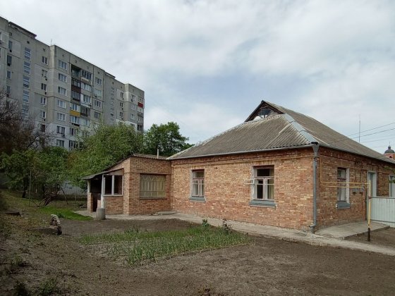 Обмін 1/2 будинку на 1 кімнатну квартиру з доплатою або продаж Мироновка