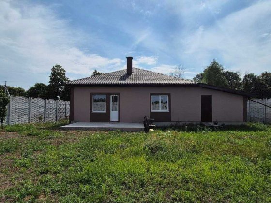 Великий Будинок в Немішаєво 140м2, на ділянці 8 соток поряд є магазини Немешаево