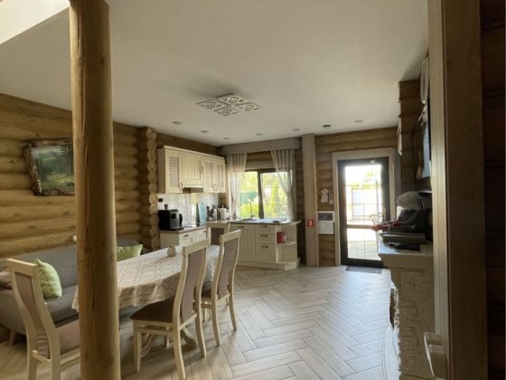 Будинок зі зруба біля озера. 6 соток, баня, готовий ремонт. Програми + Клавдиево-Тарасово