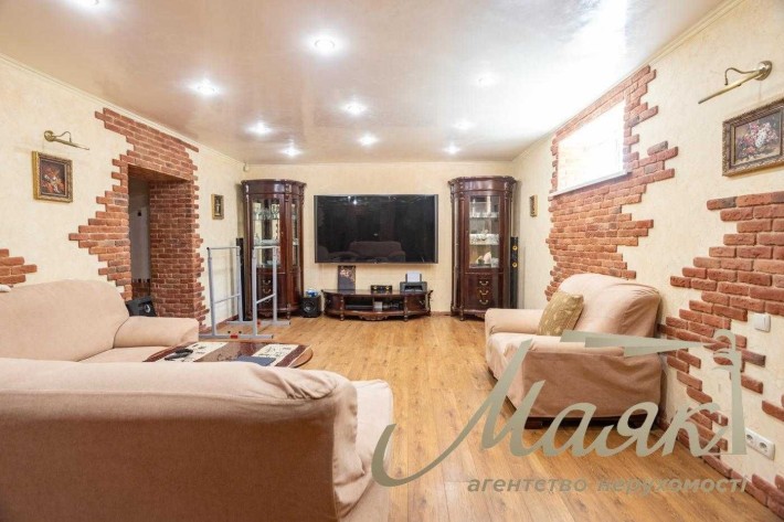 Продажа / Дом / 250 м2 / Березовка / Макаровский район - фото 1