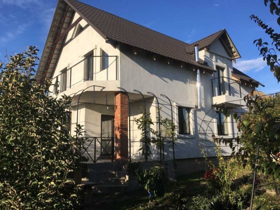 Продаж будинку Блиставиця (центр) Частковий ремонт . Без комісії Блиставиця