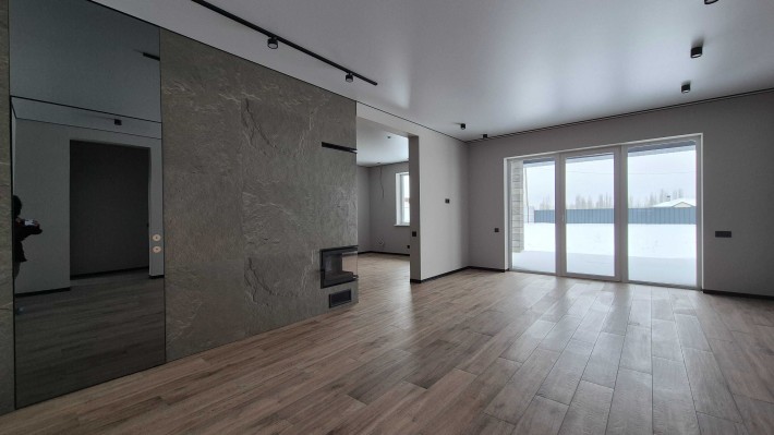 Новий будинок з ремонтом 125 м² + тераса | 11 соток | центр Дмитрівки - фото 1