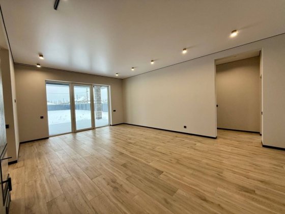 Будинок на 11 сотках, з новим ремонтом та з зручним виїздом до Київа Дмитрівка