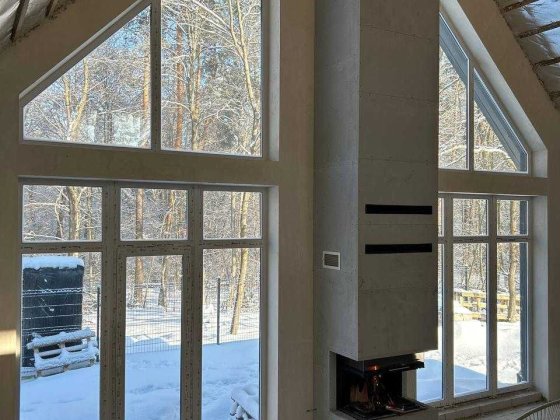 Продаж будинків серед лісу Іванковичі