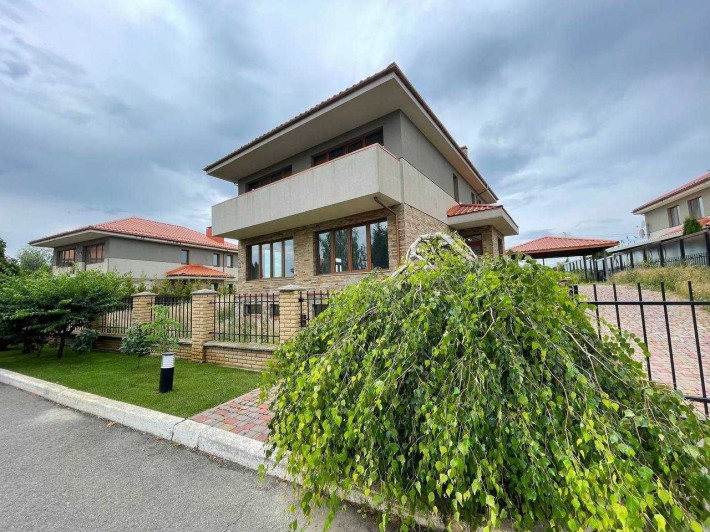 Продаю котедж 352 м, 14 соток в селі Іванковичі - 11 км від Києва - фото 1