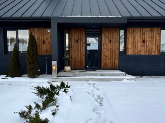 Продаж будинку з новим ремонтом у Іванковичах, 5 соток, газ Іванковичі