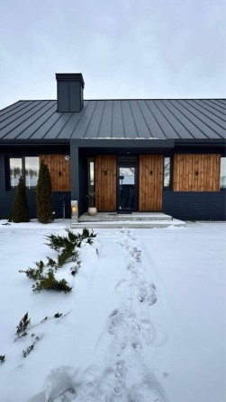 Продаж будинку з новим ремонтом у Іванковичах, 5 соток, газ - фото 1