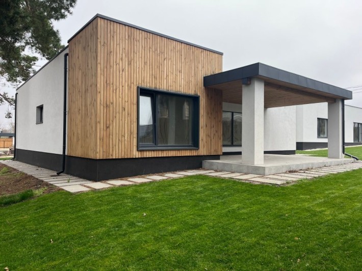 Будинок в котежному містечку в с.Іванковичі/Хотів/Феофанія - фото 1