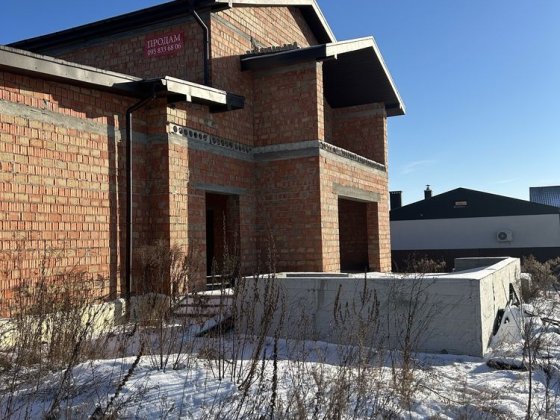 Шикарний дом біля озера та лісу, передмістя Києва Микуличі