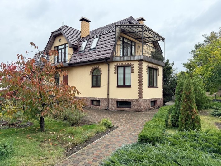 Капітальний будинок біля озера . Газ . 41 сотка землі - фото 1