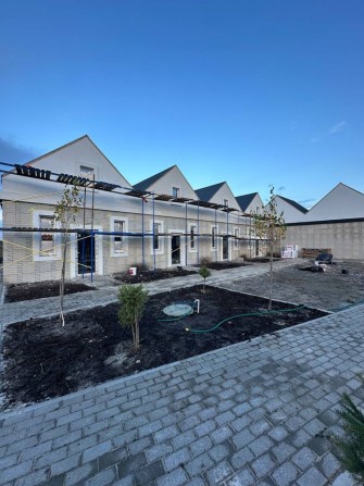 Таунхаус з власним двориком . Супер ціна ! - фото 1