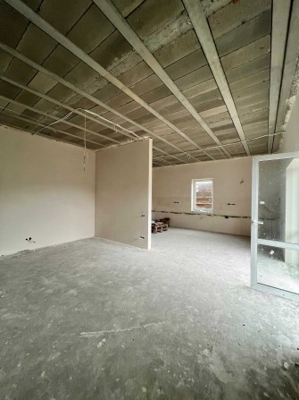 Таунхаус кутовий з гаражем та початковим ремонтом - фото 1