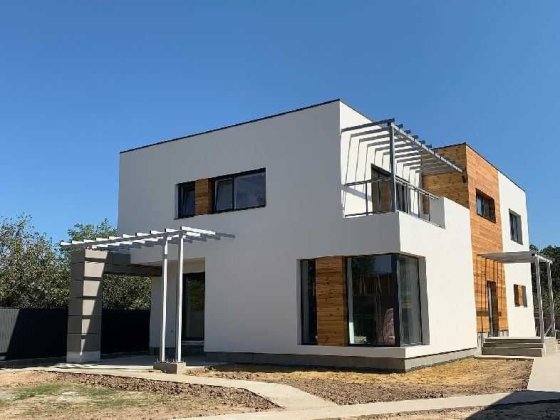 Сучасний будинок під оздоблення від власника Плюти