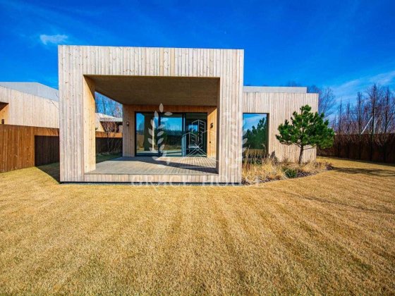 Продаж сучасного будинку в Плютах. Продажа современного дома в Плютах Плюти