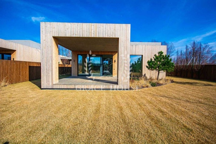 Продаж сучасного будинку в Плютах. Продажа современного дома в Плютах - фото 1