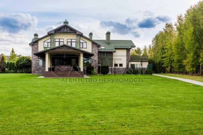 Продажа 2-х этажного дома, с. Плюты, Обуховский р-н. - фото 1