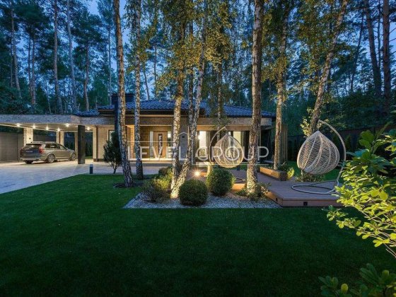 Продаж сучасного будинку з дизайнерським ремонтом, с. Плюти Плюти