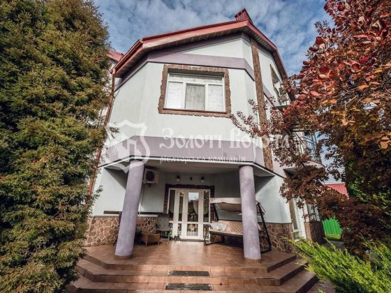 Будинок, 3 пов. Гарний стан. с. Таценки, Обухівський район Таценки