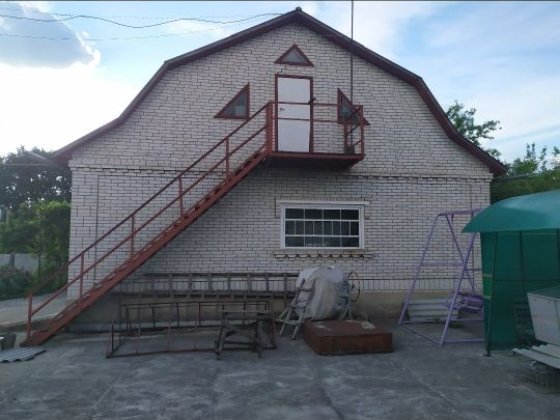 Продається будинок в місті Гайворон. Велика присадибна ділянка. Гайворон