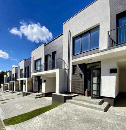 Продаж котеджу для комфортного життя в. Садова - фото 1