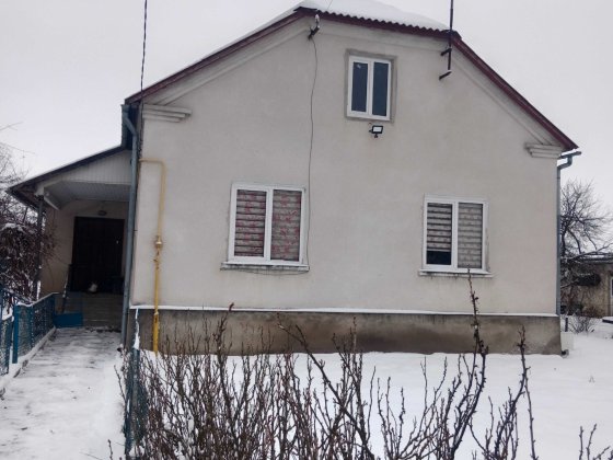Продам будинок і земельну ділянку Городок