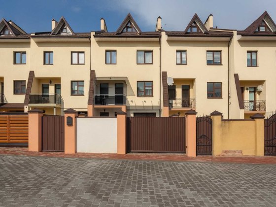 продається таунхаус з сучасним ремонтом|с.Зимна Вода|150м,3сот Зимна Вода