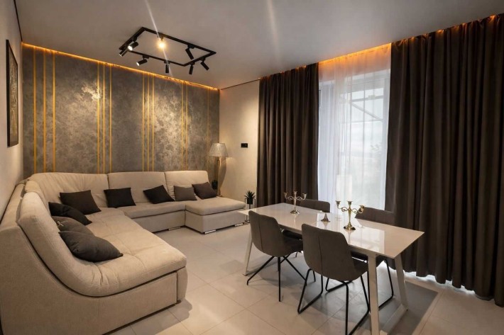 Продам 2-х этажный дом с ремонтом в Червоном Хуторе - фото 1