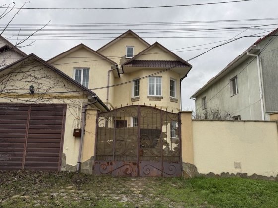 Продам дом 135 кв. в ЖМ «Черноморка». Частичный ремонт. 5 соток Лиманка