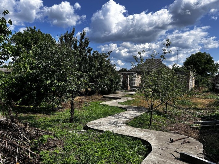 Продаю два подвірʼя разом,поруч одне біля одного - фото 1