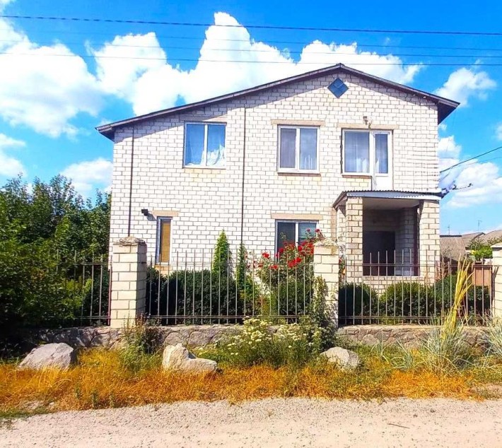 Двоповерховий будинок. Продаж або обмін на квартиру. - фото 1