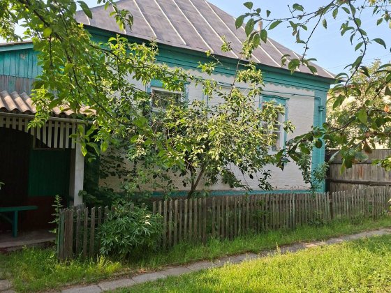 Продається господарство в центрі селища Котельва Полтавська обл. Котельва