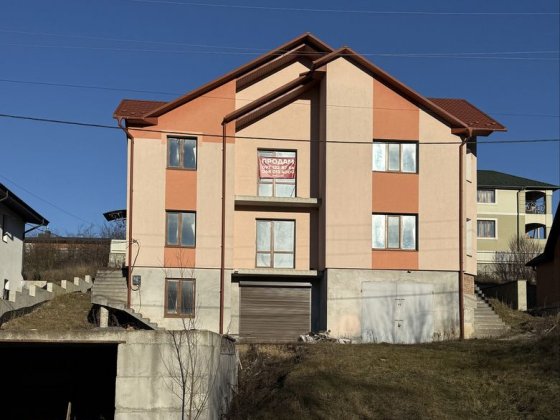 Будинок з ділянкою в Байківцях Байковцы