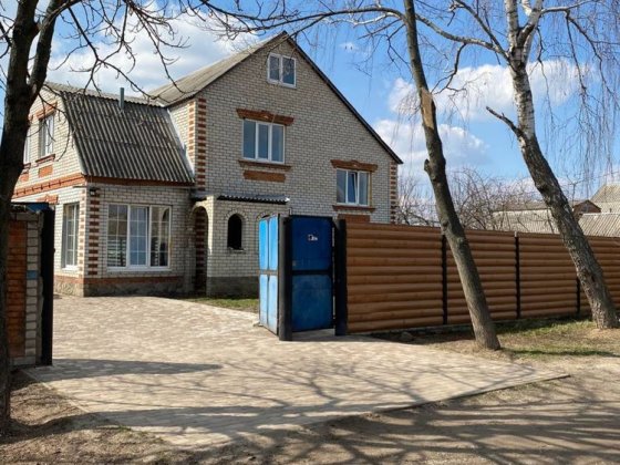 Продаж цегляного будинку Богодухов