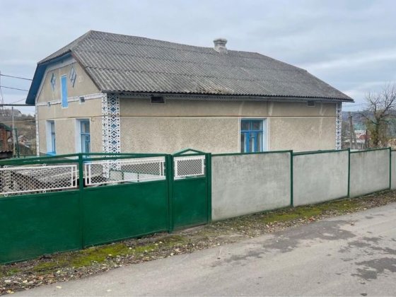 Продається будинок в центрі м. Сатанів Сатанів