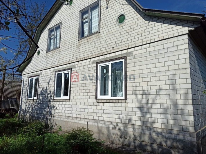 Великий будинок в Червоній Слободі. Ділянка з виходом до води - фото 1