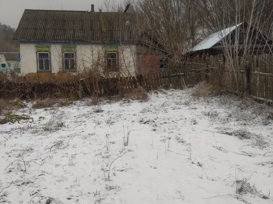 Продам участок с постройками под застройку Новгород-Северский