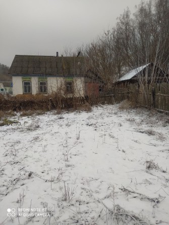 Продам участок с постройками под застройку - фото 1