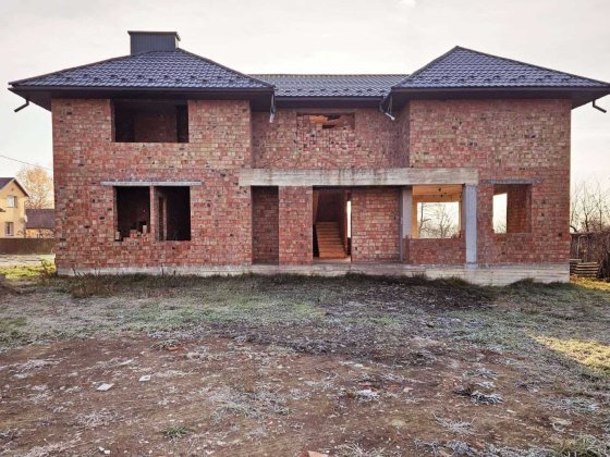 Продається незавершений  будинок 290 м2 Сторожинец
